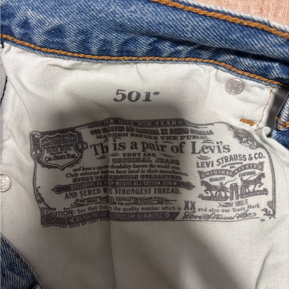 Levi's Women’s 501 Jeans in Classic Blue - Size 26 - Picture 2 of 6
